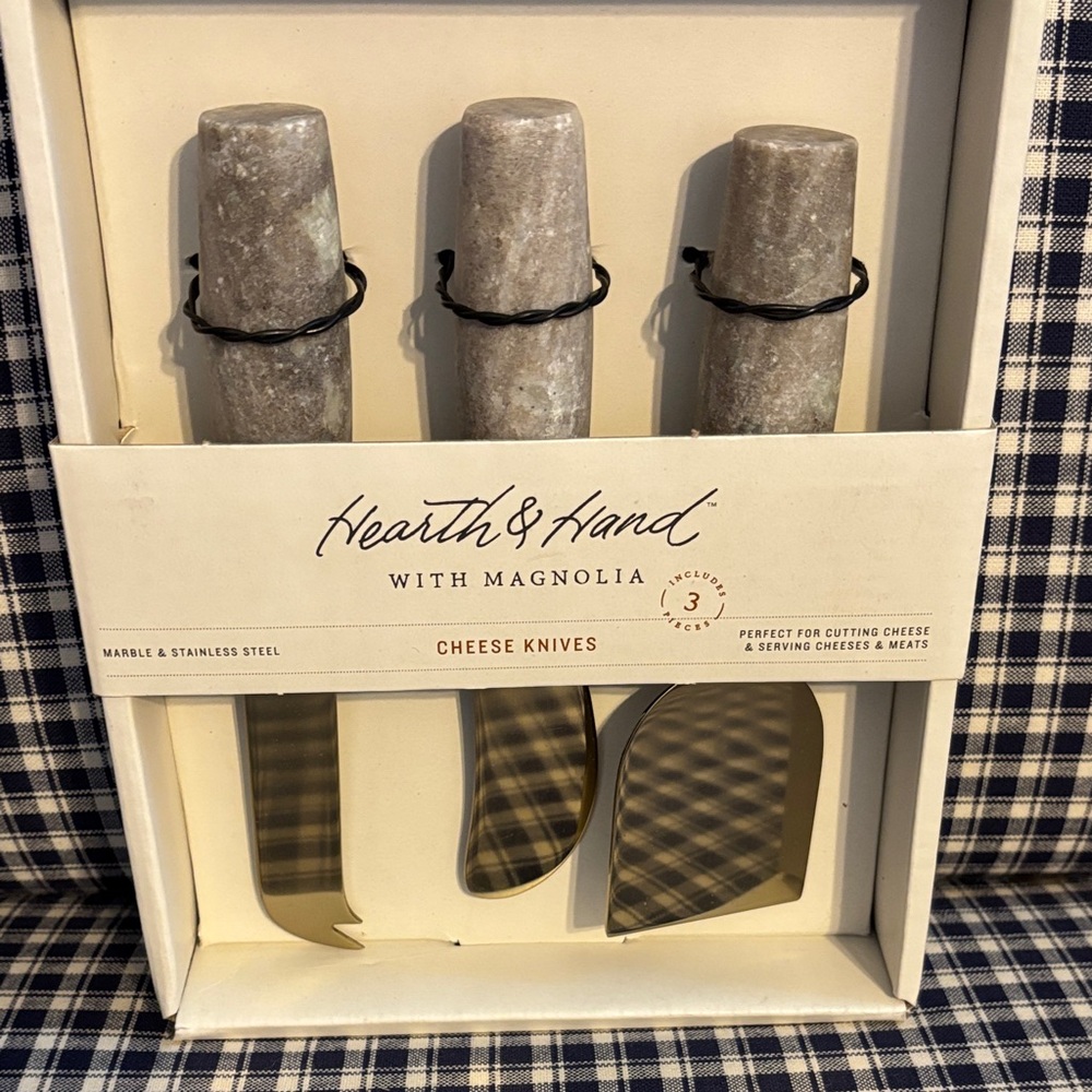 Magnolia Marble and Gold Cheese Knives Set